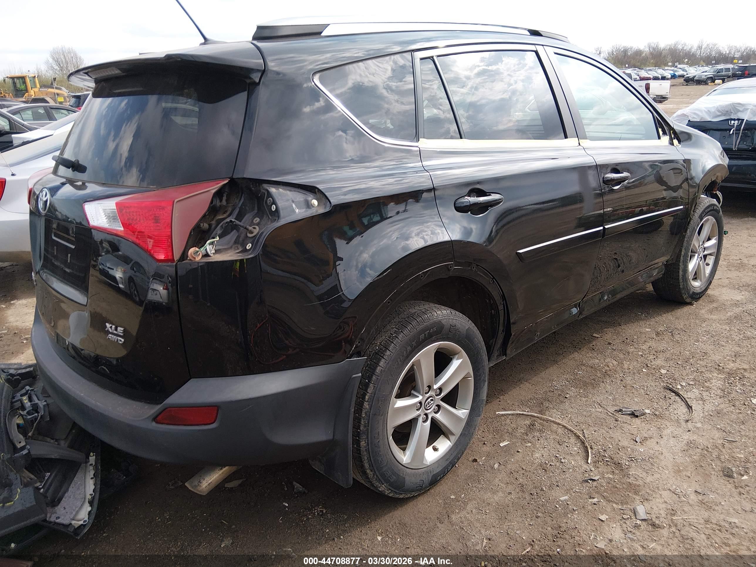 2015 TOYOTA RAV 4 — VIN 2T3RFREV9FW314250 — photo 4
